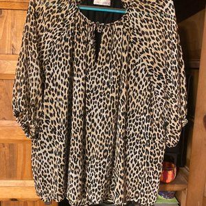 Retrology Women's shirt (1X) black and tan, no rips, tears, or stains.